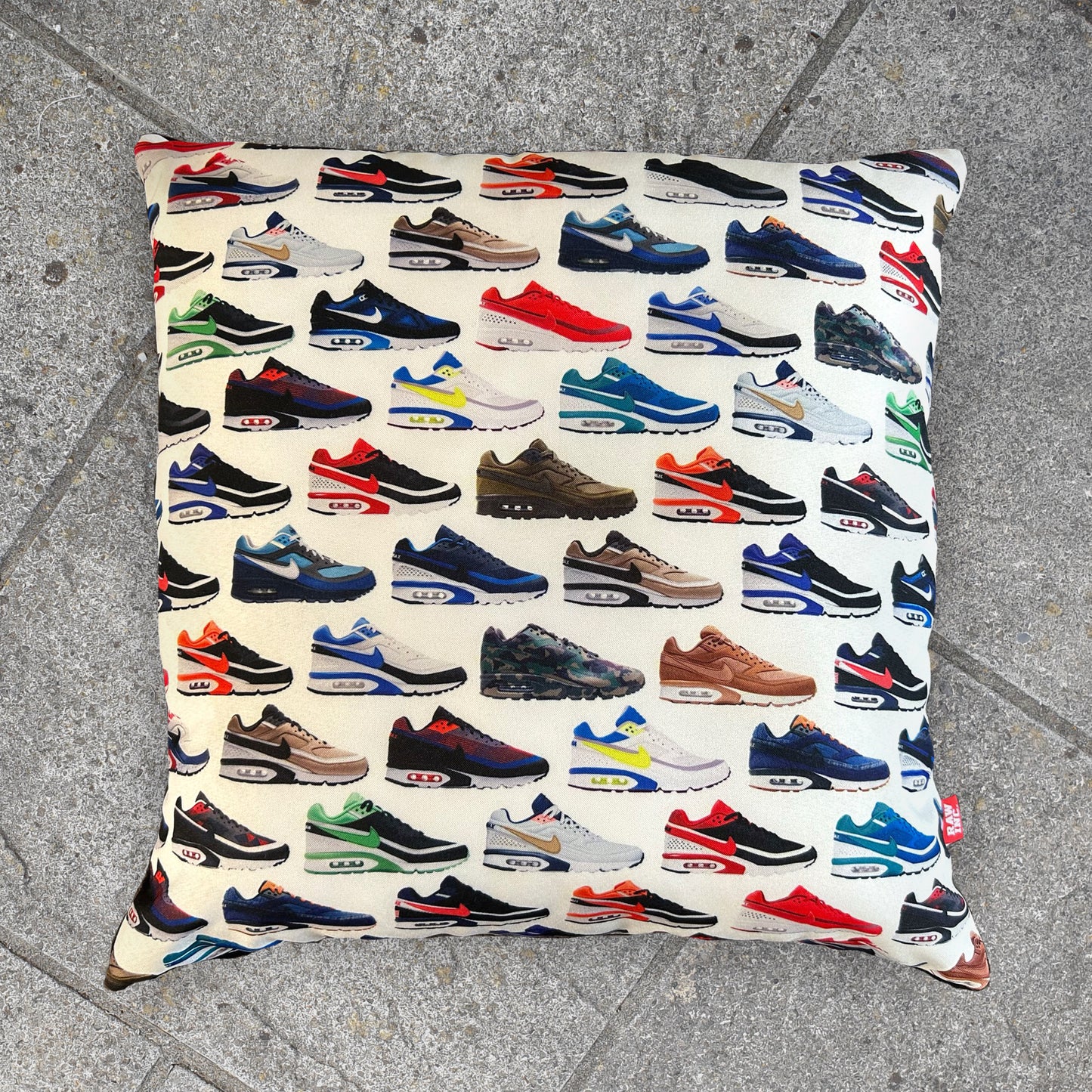 Raw Inc / BW Series Sneaker 45x45cm cushion