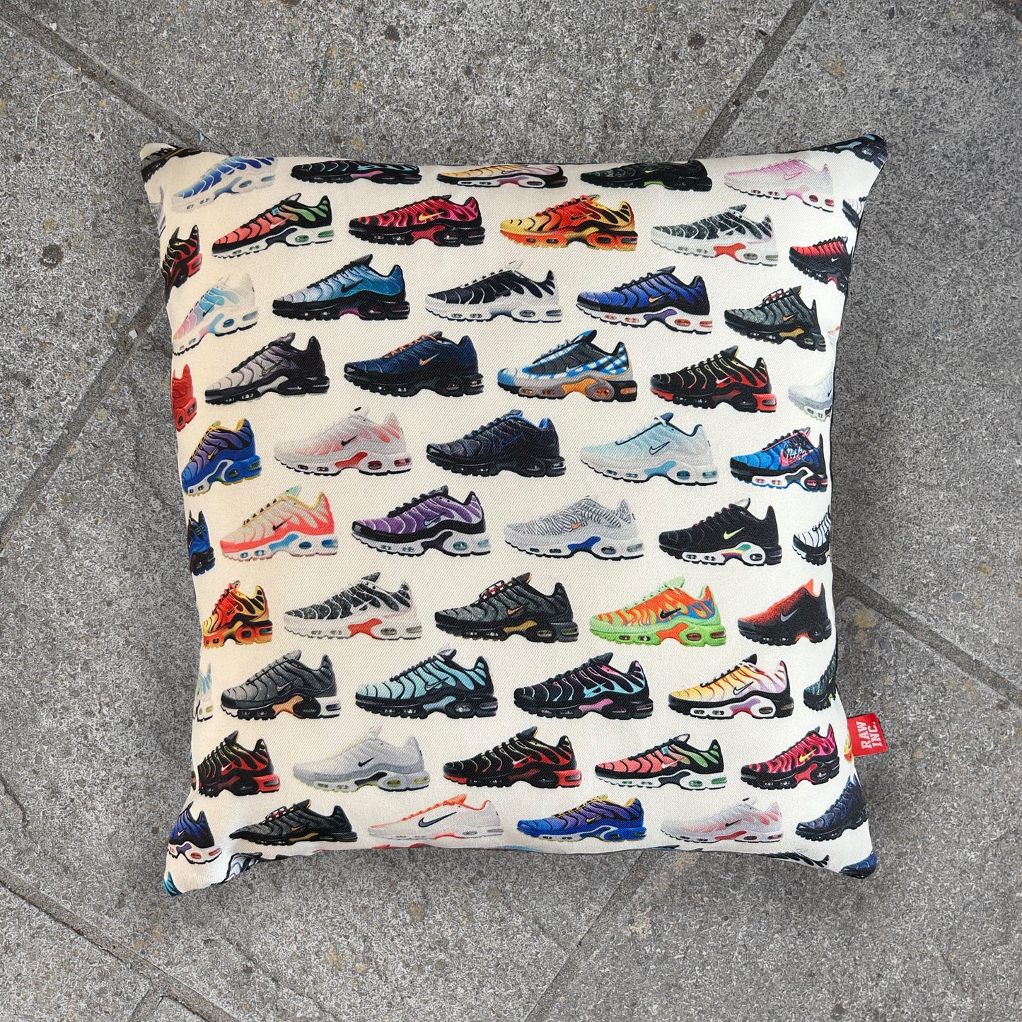Raw Inc / TN v2 Series Sneaker 45x45cm cushion
